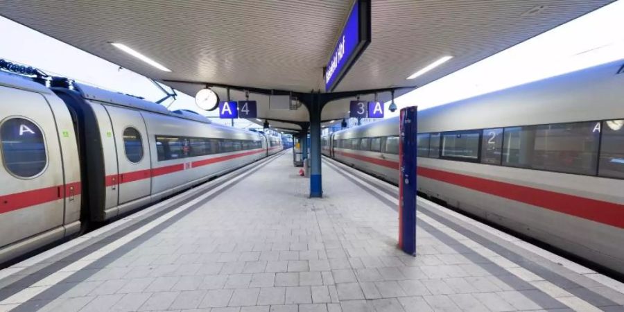 Zur Beschleunigung des Bahnverkehrs zwischen dem Ruhrgebiet und Berlin ist eine neue ICE-Trasse für Tempo 300 zwischen Hannover und Bielefeld in der Planung. Foto: Friso Gentsch
