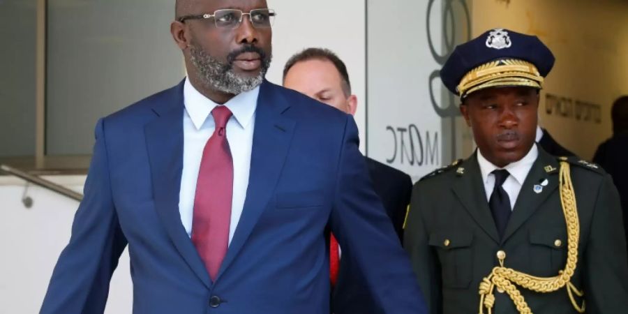 George Weah Schlangen Liberia