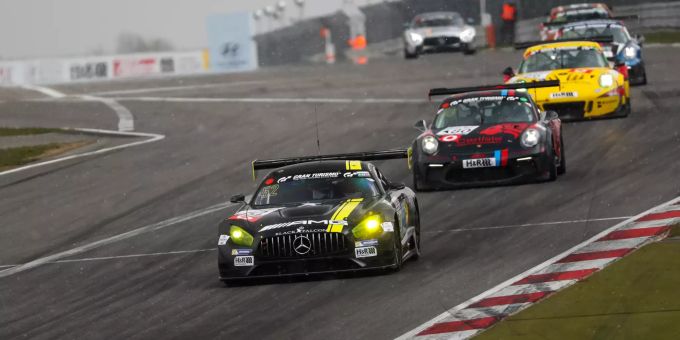 Dominik Baumann (Mercedes) verunfallte auf dem Nürburgring. Nürburgring Dominik Baumann