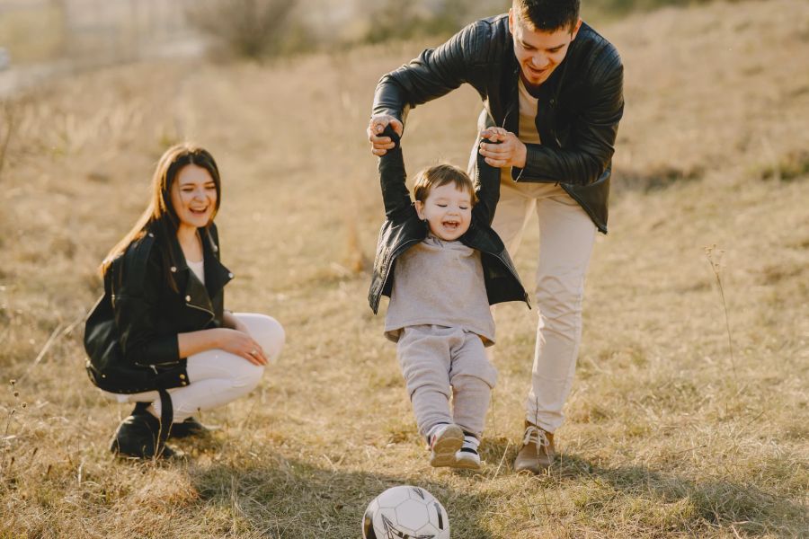 Mit dem Lohn eines Lehr-Absolventen, lässt es sich kaum für eine Familie sorgen.