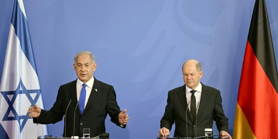 Netanjahu und Scholz bei ihrer Pressekonferenz in Berlin