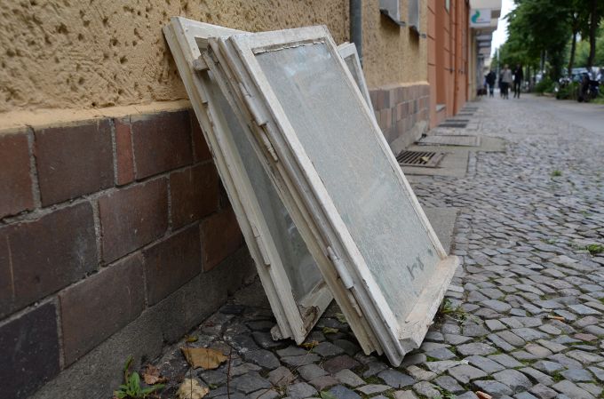 Raus damit: Fenster, die vor 1995 eingebaut wurden, gelten heute als wenig energieeffizient. Fenster 1995 energieeffizient