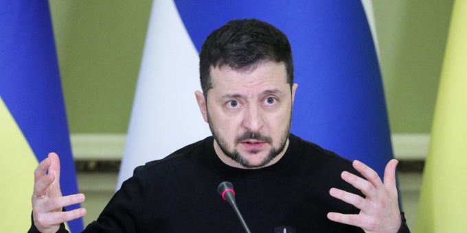 Nach Raketenschlägen - Selenskyj fordert neue Sanktionen gegen Russland