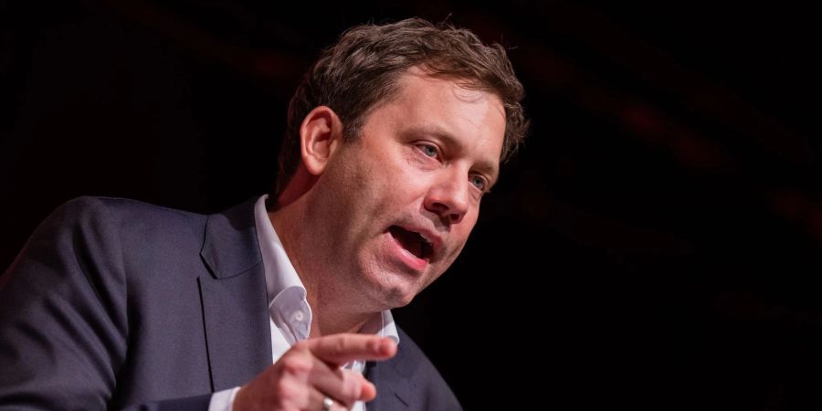 Lars Klingbeil fordert politische Konsequenzen für die Staatsführung in Teheran.