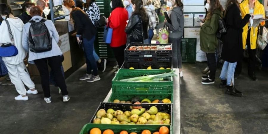 Nora Hunziker von der Kirchlichen Gassenarbeit Bern geht gar davon aus, dass es im Frühling noch mehr Menschen gibt, die auf Hilfe beim Essen angewiesen sind.