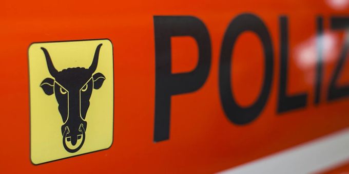 Ein Unfall hielt am Sonntag die Kantonspolizei Uri auf Trab Ein Unfall hielt am Sonntag die Kantonspolizei Uri auf Trab