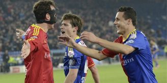 Chef dabei - Auch FCB-Boss Degen kickt bei Stockers Abschiedsspiel mit Chef dabei - Auch FCB-Boss Degen kickt bei Stockers Abschiedsspiel mit