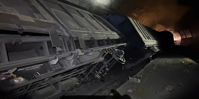Die entgleisten Wagen im Gotthard-Basistunnel. (Archivbild) Die entgleisten Wagen im Gotthard-Basistunnel. (Archivbild)