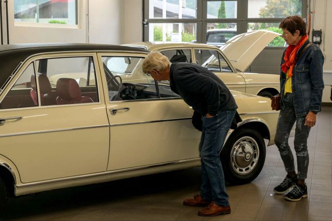 Classic Cars Standort Zwingen bei Hoffmann Automobile AG.