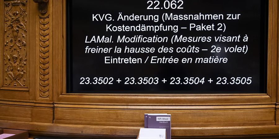 Wieder einmal diskutiert der Nationalrat Massnahmen zur Kostendämpfung im Gesundheitswesen. Wieder einmal herrscht wenig Konsens, was getan werden soll.