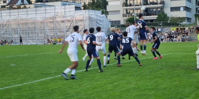 Der FC Küsnacht unterlag SC Zollikon am Samstag, 16. September 2023, zu Hause im Nachbar-Cup Duell mit 0:2. Torgefahr im Zolliker Strafraum entstand höchstens nach Eckbällen.