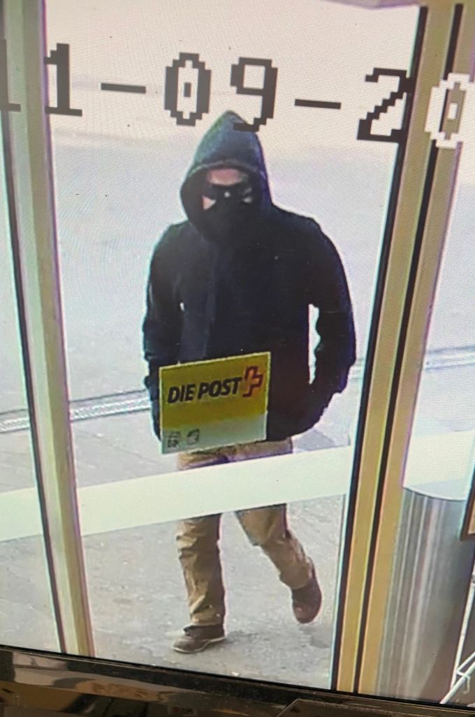 Die Kantonspolizei bittet um Hinweise zum Täter. Hinweise zum Täter.