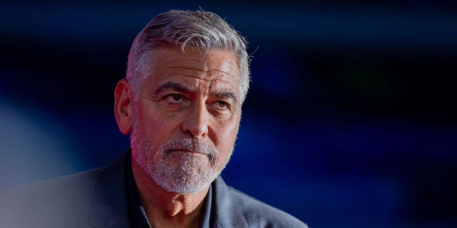 «Wir sind alle für einen anständigen und fairen Lohn», sagt US-Schauspieler George Clooney bei einer Veranstaltung in Köln.