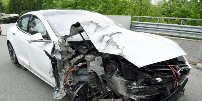 Bei einem Selbstunfall mit Personenwagen wurde niemand verletzt. Selbstunfall
