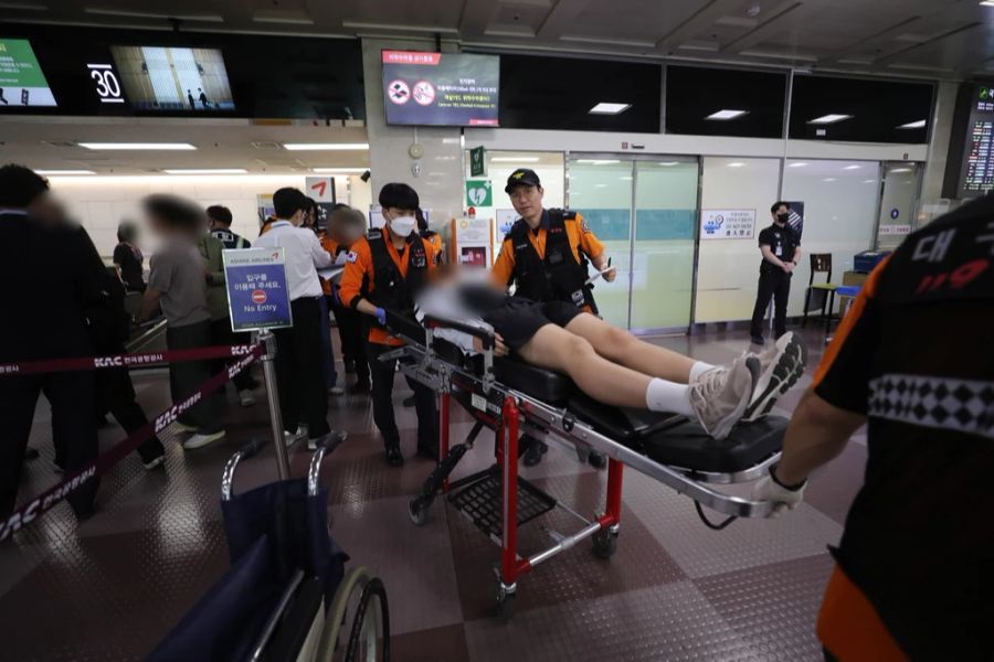 Alle 194 Passagiere überlebten den Flug, einige mussten wegen Atemnot ins Spital gebracht werden.