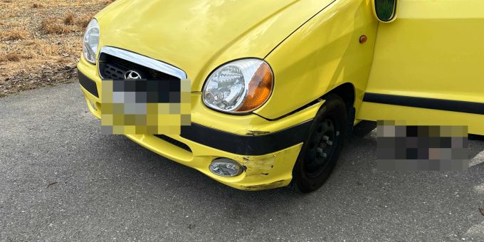 E-Bike-Fahrer nach Unfall verletzt. Unfall