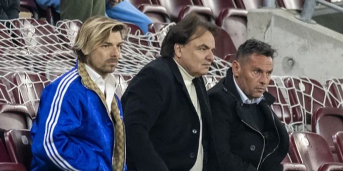 Vor versammeltem Team - Entliess Sion-CC seinen Trainer in der Pause?