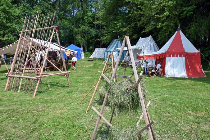 Mittelalter- und Handwerkermarkt auf dem Schloss Wellenberg.