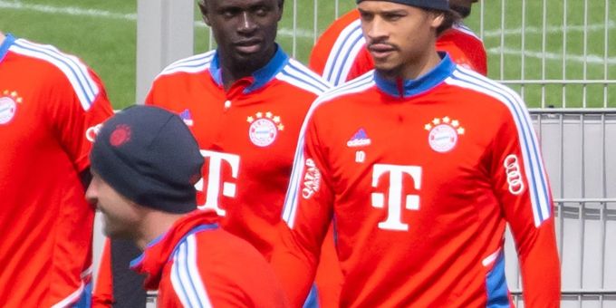 Nach der Niederlage gegen Manchester City waren Sadio Mané (l) und Leroy Sané (r) aneinander geraten. Nach der Niederlage gegen Manchester City waren Sadio Mané (l) und Leroy Sané (r) aneinander geraten.