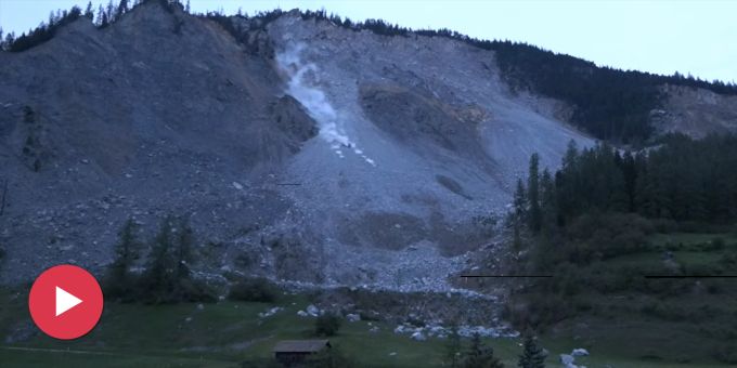 Brienz GR - Grosser Felsbrocken donnert ins Tal