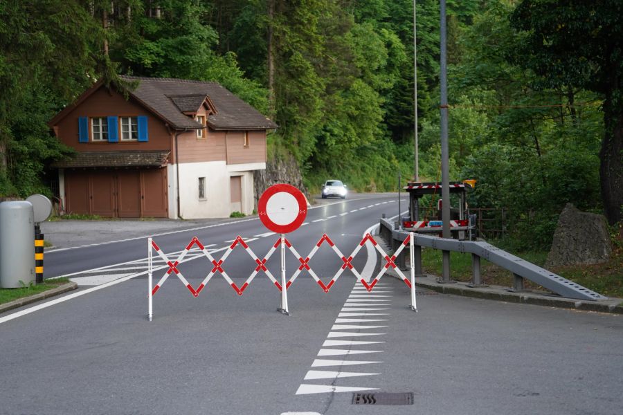 Zwei Personen wurden verletzt ins Spital gebracht.