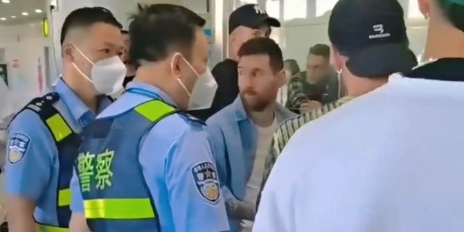 Lionel Messi Flughafen Peking