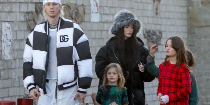 Wegen Meitli-Kleider - Politiker wirft Megan Fox Kindesmissbrauch vor