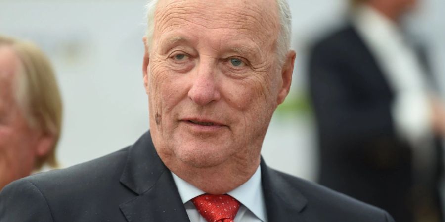 König Harald wird am norwegischen Nationalfeiertag dem Kinderumzug vom Balkon des Schlosses aus zuwinken.