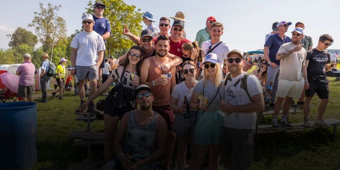 Freunde aus Muri und Seis geniessen den Event bei perfektem Wetter.