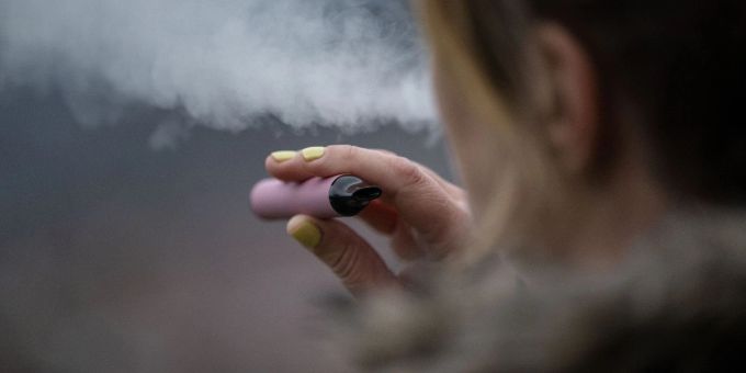 In Deutschland rauchen wieder mehr junge Menschen. In Deutschland rauchen wieder mehr junge Menschen.