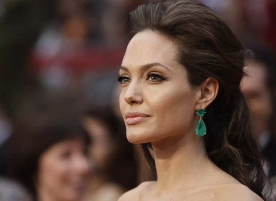 Auch Angelina Jolie hat früh schlechte Erfahrungen mit Hollywood-Mogul Harvey Weinstein gemacht.