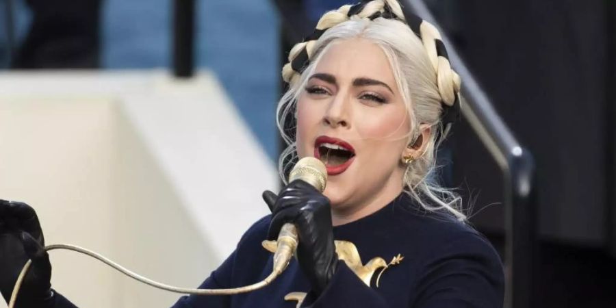 Sängerin Lady Gaga hat wegen der Corona-Pandemie ihre geplante «Chromatica Ball Tour» ein weiteres Mal verschoben. Die Konzerte in Europa und Nordamerika sollen nun im Sommer 2022 gespielt werden. Foto: Saul Loeb/Pool AFP/AP/dpa