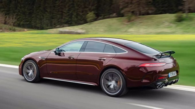 Der Mercedes-AMG GT 4-Türer ist auf der Langstrecke nun noch komfortabler unterwegs 2021 Mercedes-AMG GT 4-Türer