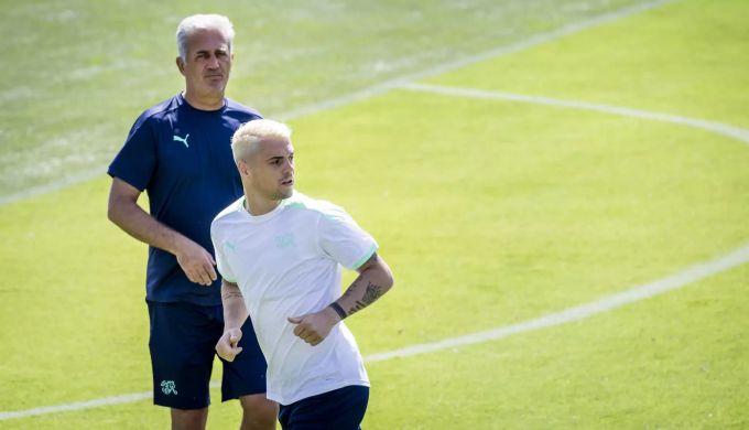 Granit Xhaka gerät öfters ins Kreuzfeuer der Kritik. Granit Xhaka