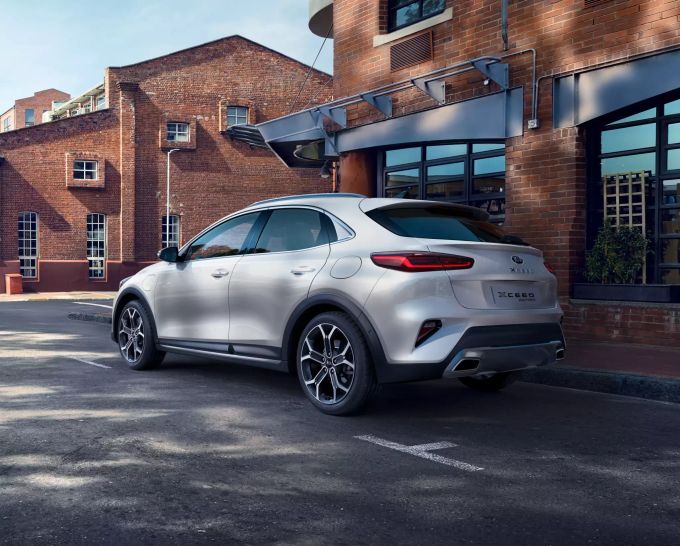Mit seinen zwei Motoren und der kompakten Karosserie bietet der Kia XCeed Plug-in Hybrid dynamischen Fahrspass Kia XCeed Plug-in Hybrid