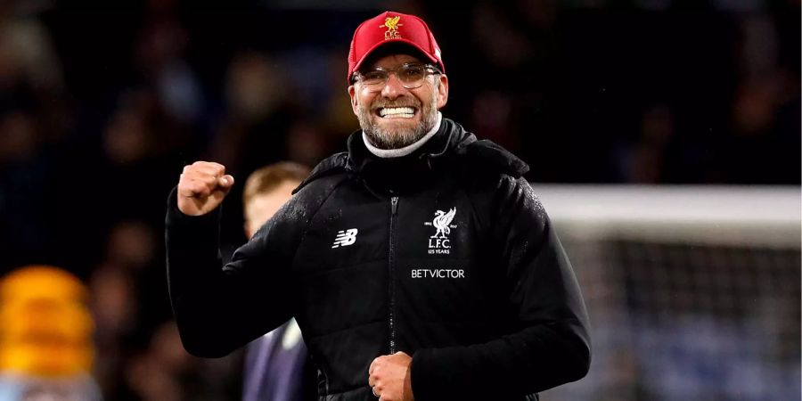 Die personifizierte Begeisterung Liverpools: Trainer Jürgen Klopp ballt die Faust.