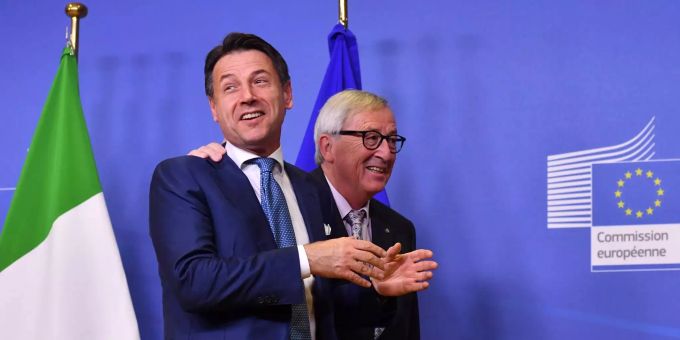 Die EU und Italien haben sich im Haushaltsstreit geeinigt. Jean-Claude Juncker und Giuseppe Conte im EU-Hauptquartier.