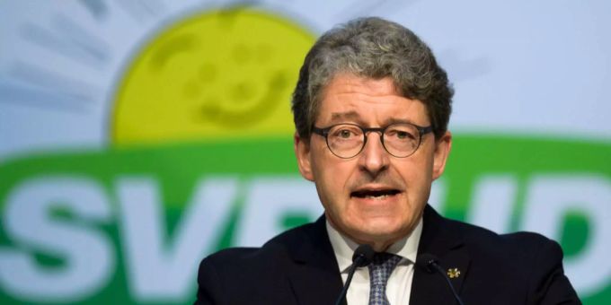 Der Bündner Kantonalparteipräsident und Nationalrat Heinz Brand. svp