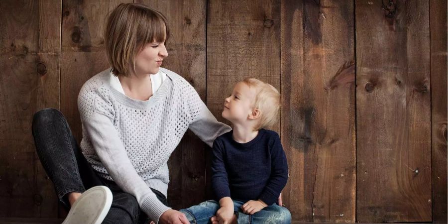 Das enge Band zwischen Mutter und Kind setzt sich selten im Augenblick der Geburt ein.