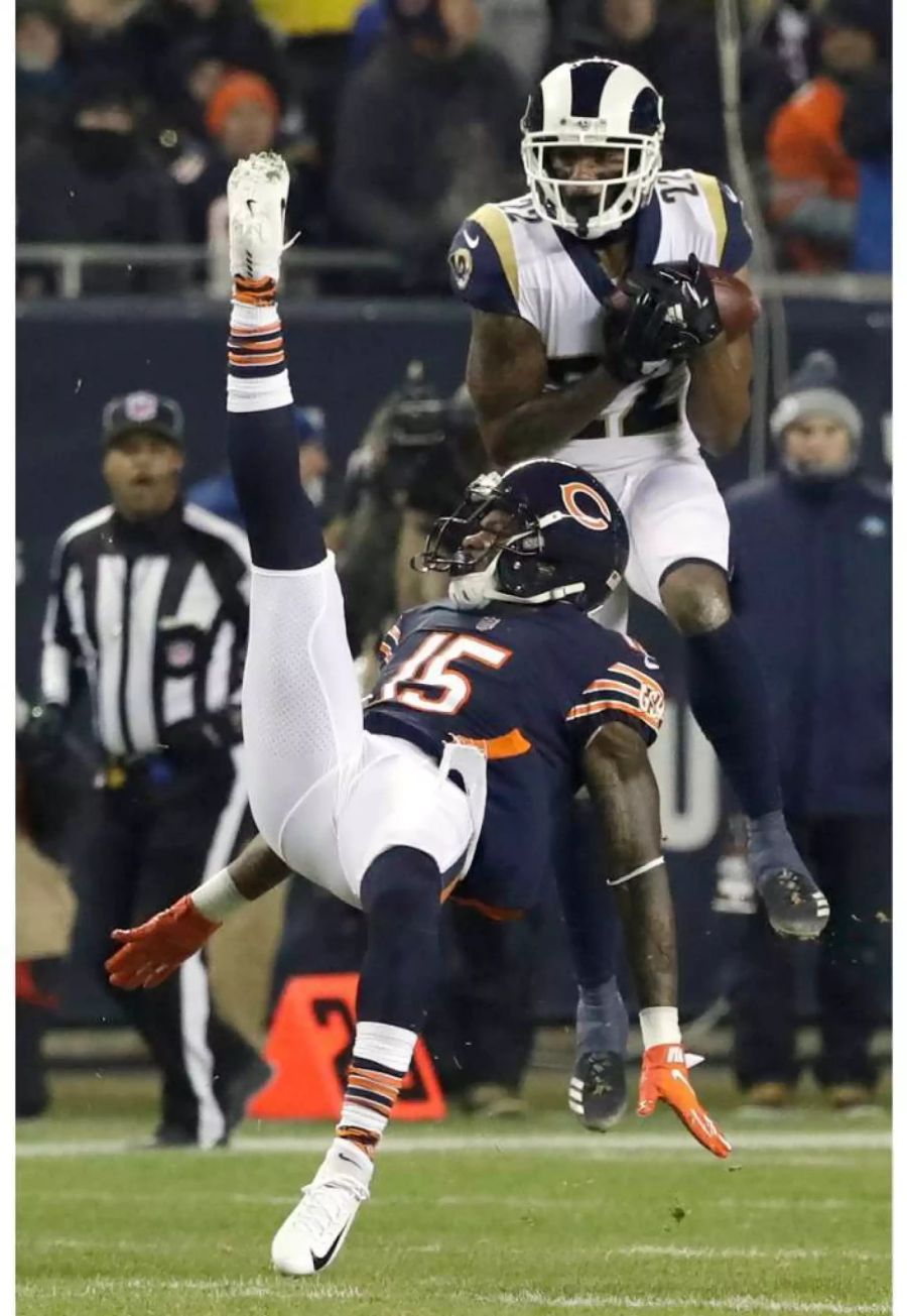 Die Defense der Bears zeigt sich von ihrer besten Seite und zerstört beim 15:6-Sieg die bislang überragende Offense der LA Rams. Damit macht das Team aus Chicago einen wichtigen Schritt im Rennen um den Titel in der Divison.