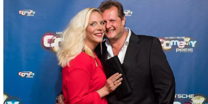 Der verstorbene Kult-Auswanderer Jens Büchner mit seiner Frau Daniela 2017. büchner