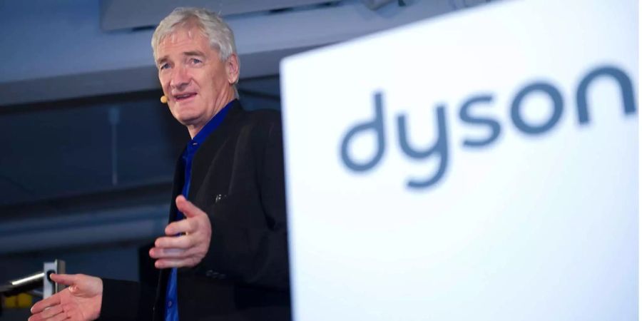 Der britische Unternehmer und Erfinder James Dyson präsentiert eine neue Erfindung.