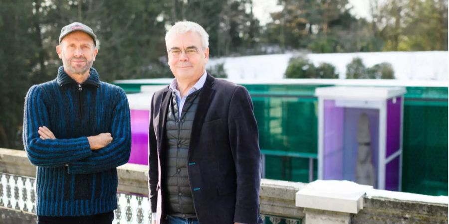 Albert Lutz, Direktor Museum Rietberg (r), posiert zusammen mit Franck Goddio, Unterwasserarchäologe und Kurator der Ausstellung «Osiris – Das versunkene Geheimnis Ägyptens».