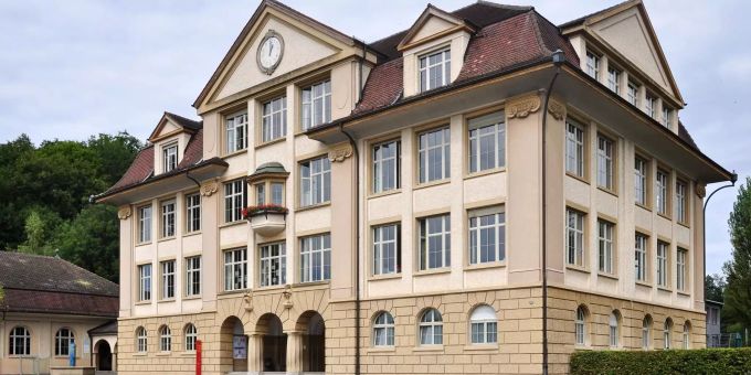 Die Primarschule Hasenbühl in Uster ZH. Die Primarschule Hasenbühl in Uster ZH.
