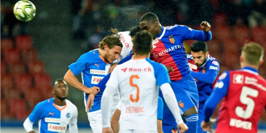 Eder Balanta trifft per Kopf zum zwischenzeitlichen 2:0 für den FC Basel