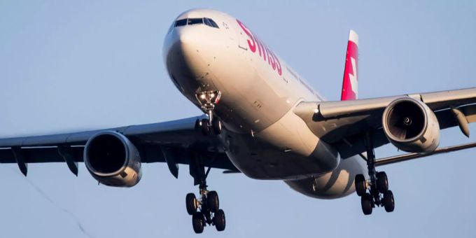 Immer mehr Flugzeug-Passagiere wissen sich nicht wie zu benehmen. Ein Airbus der swiss