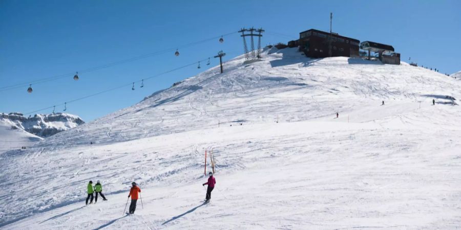 Blick auf die Bergstation des Maschgenkamms, im Skigebiet Flumserberg.