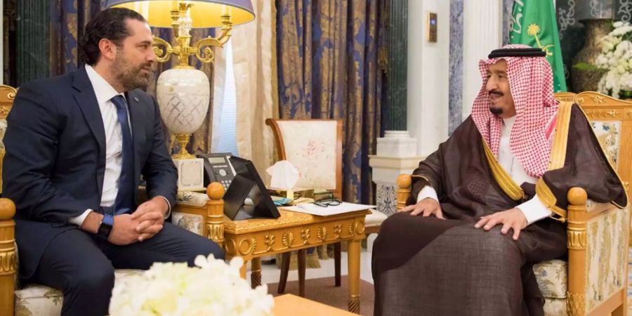 Der kürzlich zurückgetretene libanesischen Ministerpräsidenten Saad Hariri pflegt gute Beziehungen nach Saudi-Arabien. Hier mit dem saudischen König Salman al-Saud.