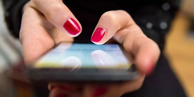 Handystrahlung ist nicht zwangsläufig der Grund für die tiefe Spermienqualität bei Männern. Handystrahlen