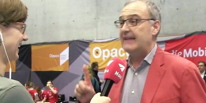 Parmelin zum Stilberater? - Mais non! Die Glücksjacke muss bleiben!